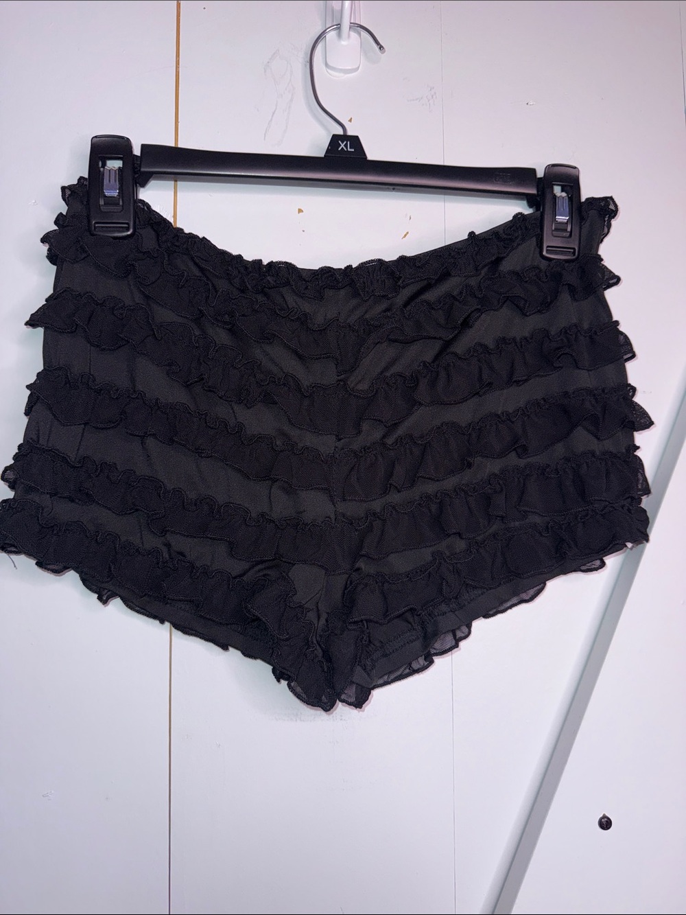 Preloved 🖤Black Ruffle Layered Shorts